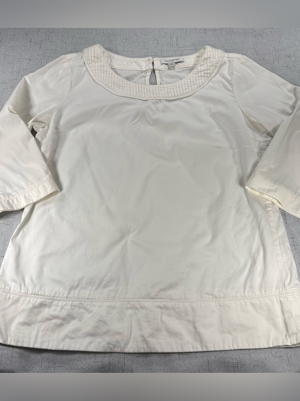 Banana Republic Women's Cream Scoop Neck Blouse with Pintuck Collar